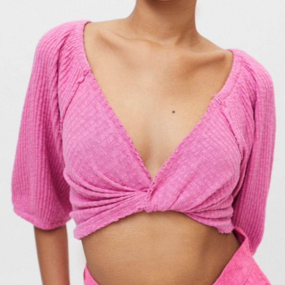 UO Twist Front Top - Cropped Puffed Sleeve Tee - Picture 2 of 4